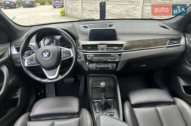 Внедорожник / Кроссовер BMW X1 2018 в 
