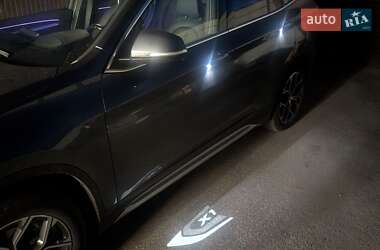 Позашляховик / Кросовер BMW X1 2019 в 