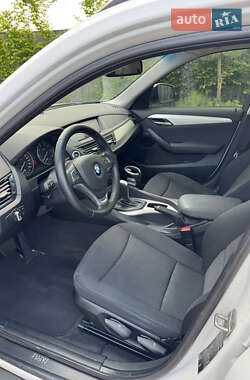 Позашляховик / Кросовер BMW X1 2013 в 