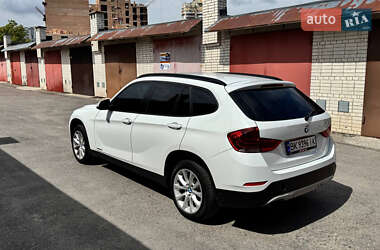 Позашляховик / Кросовер BMW X1 2012 в 