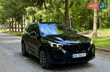 Позашляховик / Кросовер BMW X1 2023 в 