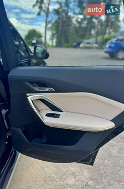 Позашляховик / Кросовер BMW X1 2023 в 
