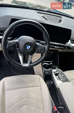 Позашляховик / Кросовер BMW X1 2023 в 