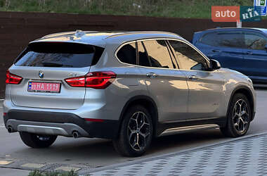 Позашляховик / Кросовер BMW X1 2016 в 