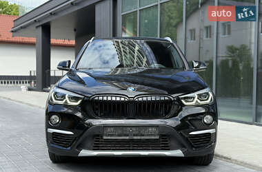 Позашляховик / Кросовер BMW X1 2017 в 