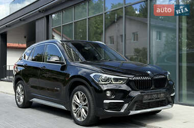 Позашляховик / Кросовер BMW X1 2017 в 