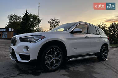 Позашляховик / Кросовер BMW X1 2017 в 