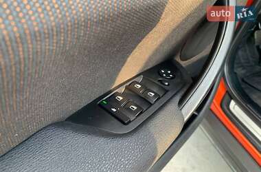 Позашляховик / Кросовер BMW X1 2012 в 