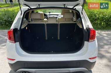Позашляховик / Кросовер BMW X1 2013 в 