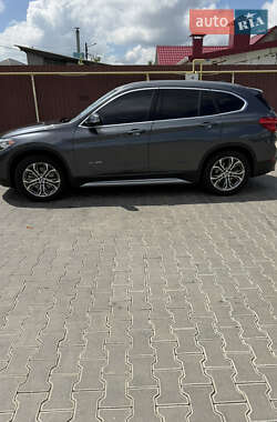 Внедорожник / Кроссовер BMW X1 2017 в 