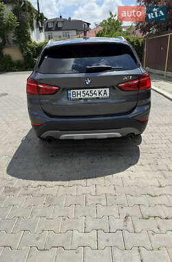 Внедорожник / Кроссовер BMW X1 2017 в 