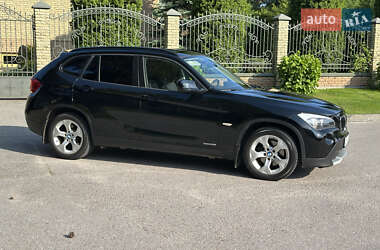 Внедорожник / Кроссовер BMW X1 2011 в 
