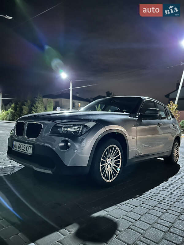 Внедорожник / Кроссовер BMW X1 2010 в 