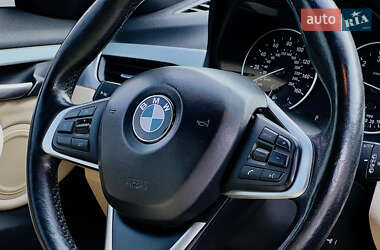 Позашляховик / Кросовер BMW X1 2016 в 