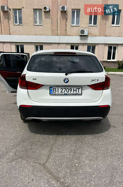 Внедорожник / Кроссовер BMW X1 2010 в 