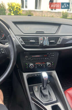 Внедорожник / Кроссовер BMW X1 2010 в 