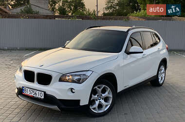 Позашляховик / Кросовер BMW X1 2015 в 