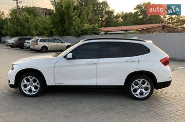 Позашляховик / Кросовер BMW X1 2015 в 