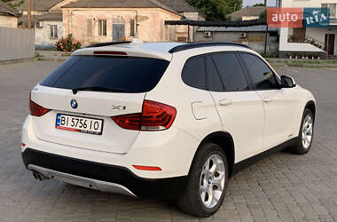 Позашляховик / Кросовер BMW X1 2015 в 