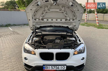 Позашляховик / Кросовер BMW X1 2015 в 