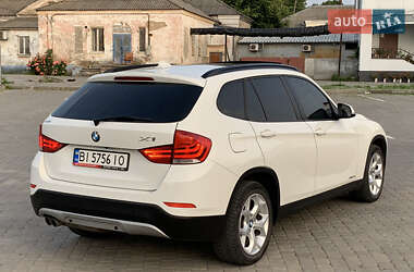 Позашляховик / Кросовер BMW X1 2015 в 