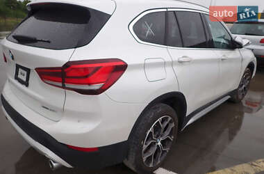 Внедорожник / Кроссовер BMW X1 2021 в 