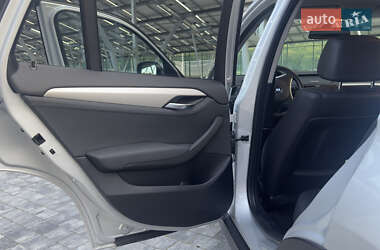 Позашляховик / Кросовер BMW X1 2009 в 