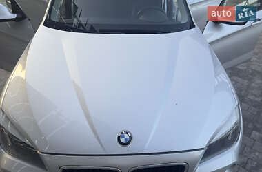 Позашляховик / Кросовер BMW X1 2009 в 