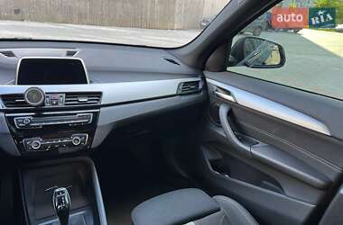 Внедорожник / Кроссовер BMW X1 2018 в 