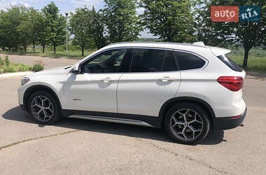 Внедорожник / Кроссовер BMW X1 2016 в 
