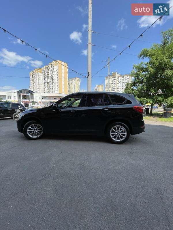 Внедорожник / Кроссовер BMW X1 2017 в Киеве