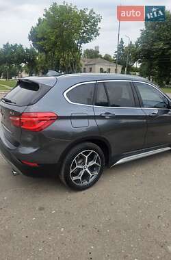 Внедорожник / Кроссовер BMW X1 2016 в 