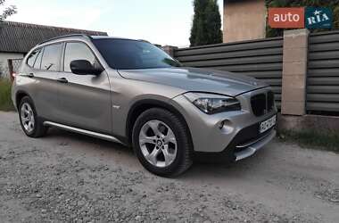 Внедорожник / Кроссовер BMW X1 2010 в Хусте