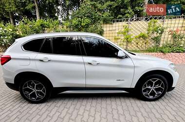 Внедорожник / Кроссовер BMW X1 2015 в 