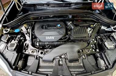 Внедорожник / Кроссовер BMW X1 2015 в 