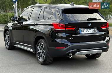 Позашляховик / Кросовер BMW X1 2020 в 