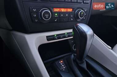 Внедорожник / Кроссовер BMW X1 2010 в 