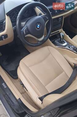 Позашляховик / Кросовер BMW X1 2014 в 