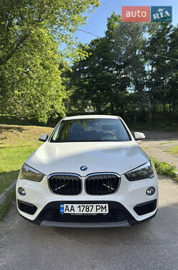 Внедорожник / Кроссовер BMW X1 2017 в Киеве