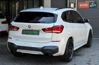 Внедорожник / Кроссовер BMW X1 2015 в 