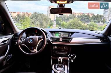 Внедорожник / Кроссовер BMW X1 2012 в 