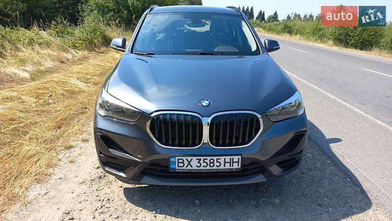 Внедорожник / Кроссовер BMW X1 2022 в 