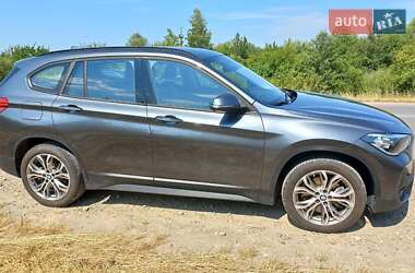 Внедорожник / Кроссовер BMW X1 2022 в 