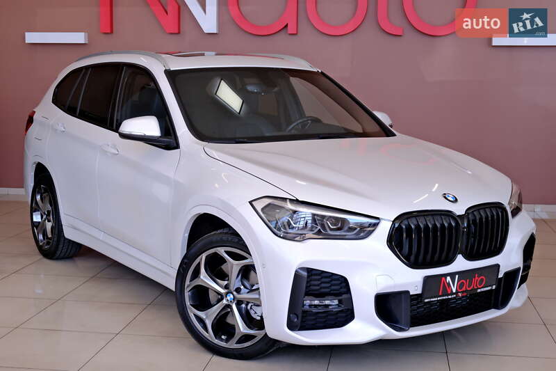Внедорожник / Кроссовер BMW X1 2017 в Одессе