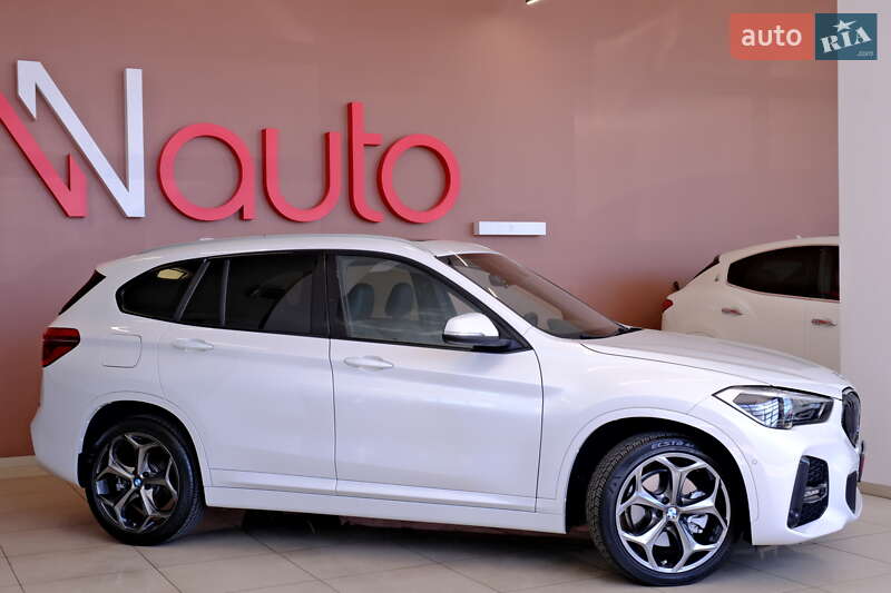 Внедорожник / Кроссовер BMW X1 2017 в Одессе
