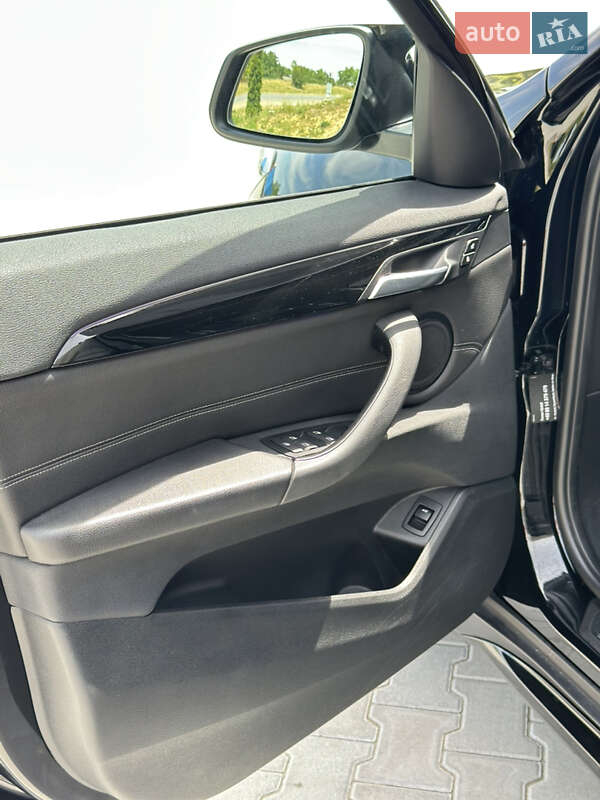 Позашляховик / Кросовер BMW X1 2021 в Чернівцях