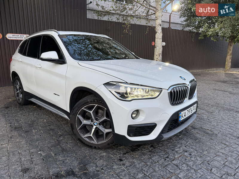 Внедорожник / Кроссовер BMW X1 2016 в Киеве