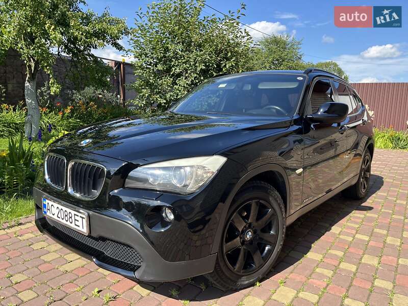 Внедорожник / Кроссовер BMW X1 2010 в Луцке