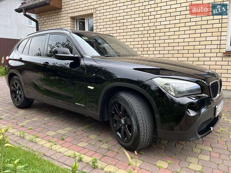 Внедорожник / Кроссовер BMW X1 2010 в Луцке