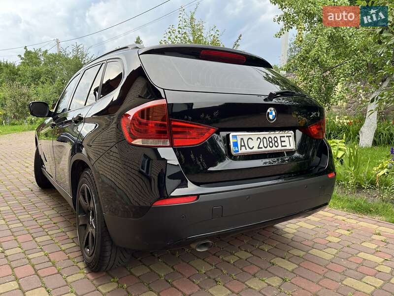 Внедорожник / Кроссовер BMW X1 2010 в Луцке